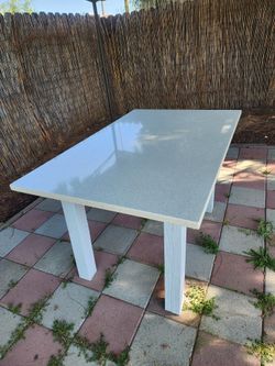 Quartz Table