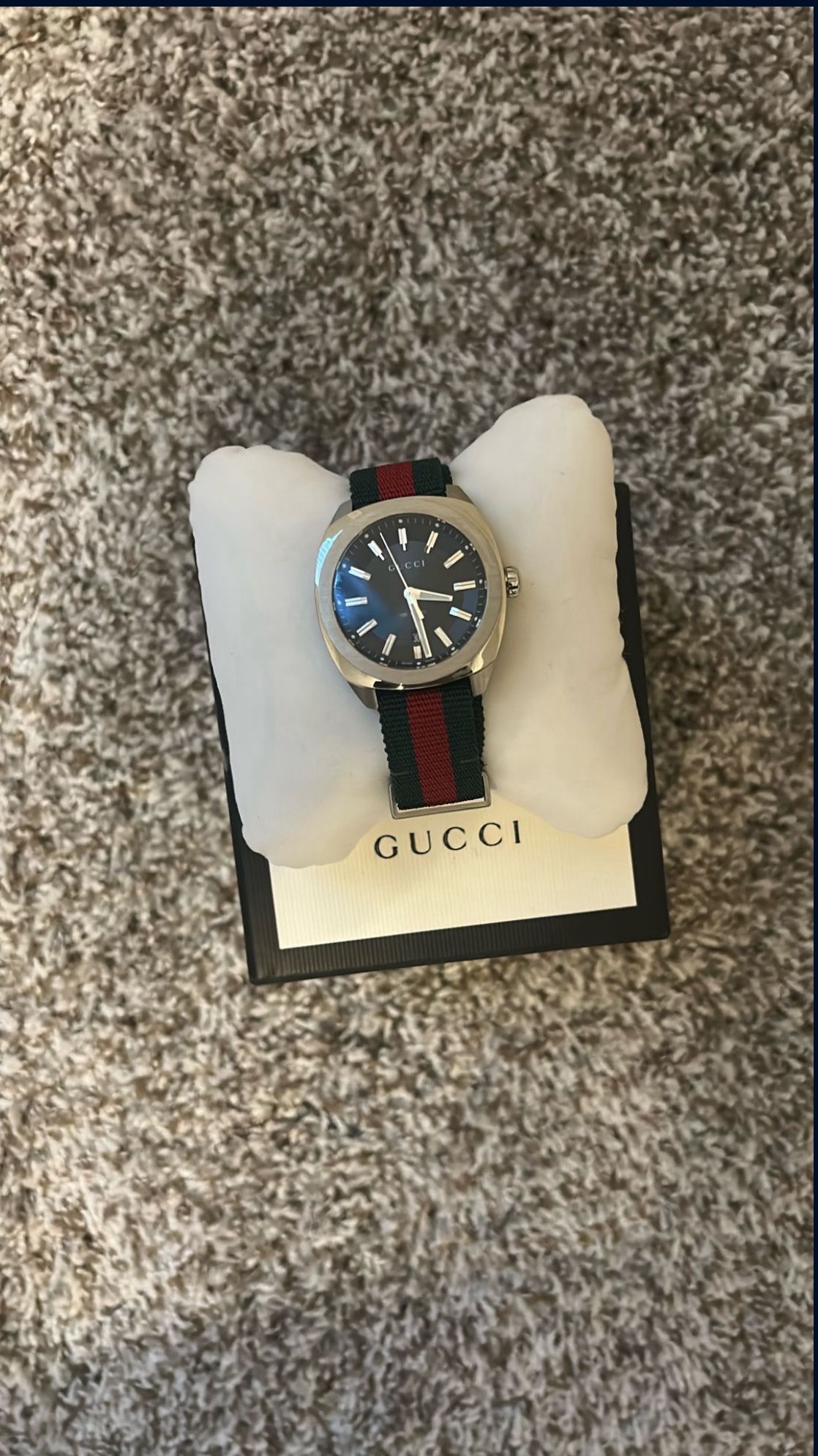 gucci watch (throw me an offer)