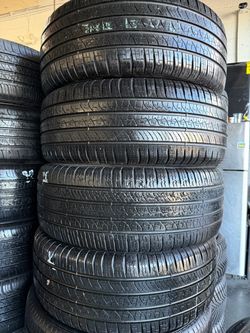 215/55/R17 marca PIRELLI las 4 llantas usadas instaladas y balanceadas