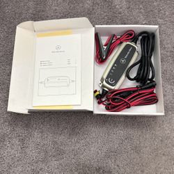 NEW OEM Mercedes Trickle Battery Charger