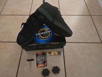 Boys black Heelys shoes size 7 roller blades