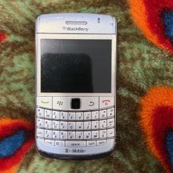 Blackberry Bold Pearl White Phone Missing Back And Battery