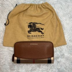 Authentic  Women’s Vintage Burberry Wallet 