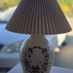 2 Vintage Porcelain Table Lamps