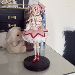 Madoka magica figure