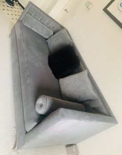 Beautiful 3 Person Couch Like New.