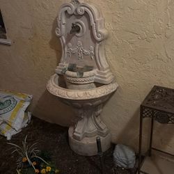 Vintage Wall Fountain Cast Stone Read Description 