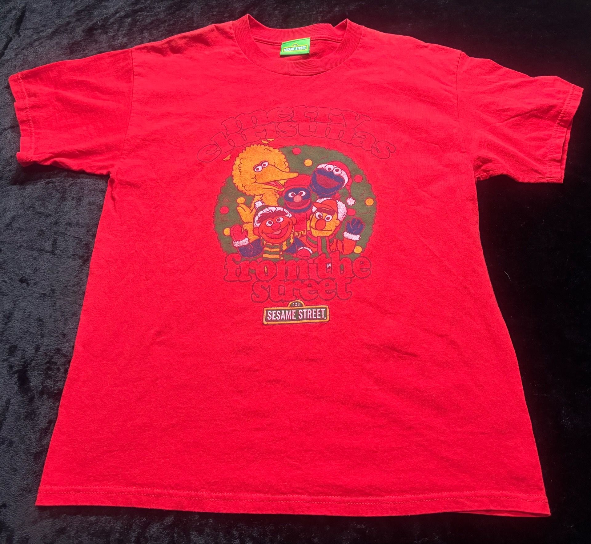 Men Large Y2K 2009 Sesame Street Merry Christmas From The Street Tshirt