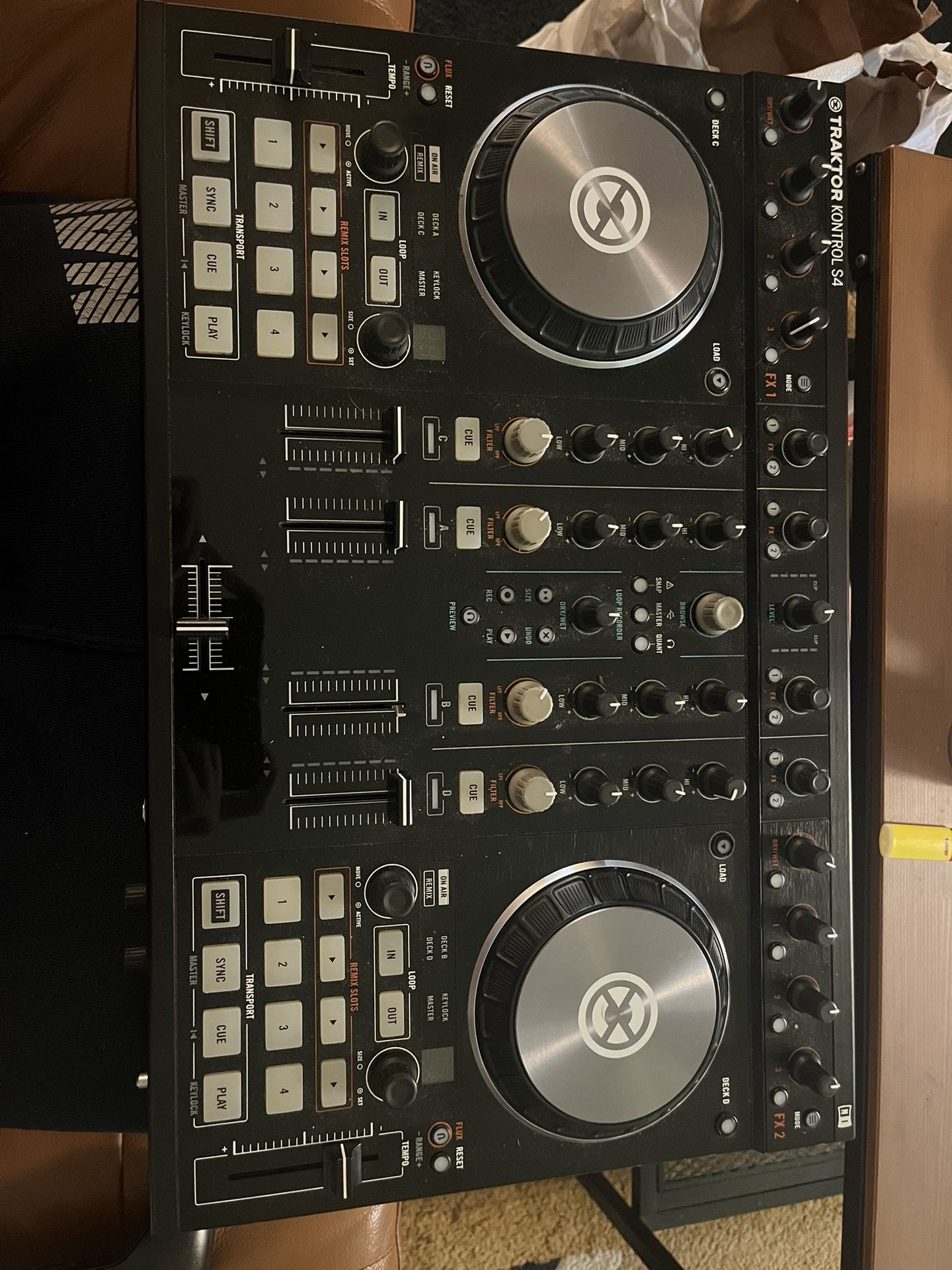 Traktor Kontrol S4