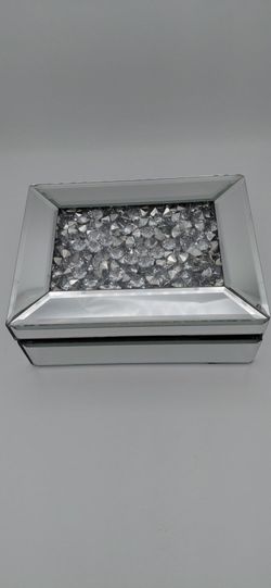 Beautiful Mirrored Jewelry/ Trinket Box