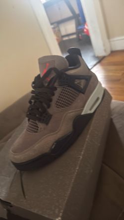 Air jordan 4s Taupe Haze