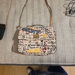 Purse NY Grafitti