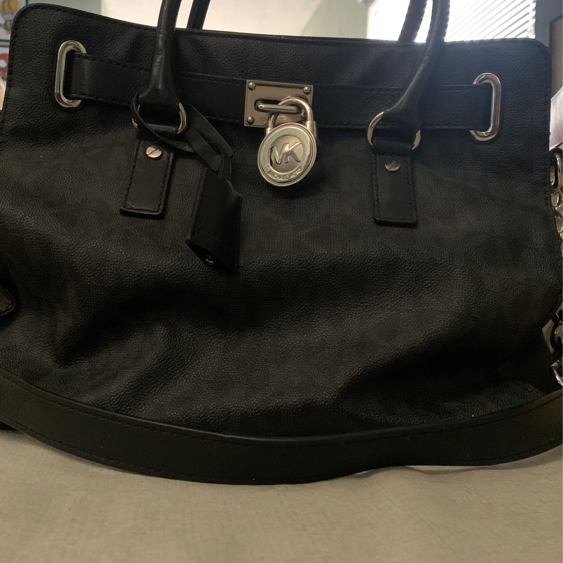 Michael Kors Black Purse for Sale in Sacramento, CA - OfferUp