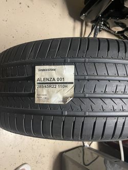 1 Tire Brigdestone Alenza 285/45 R22 Brandnew