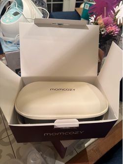 Momcozy M5 wearable