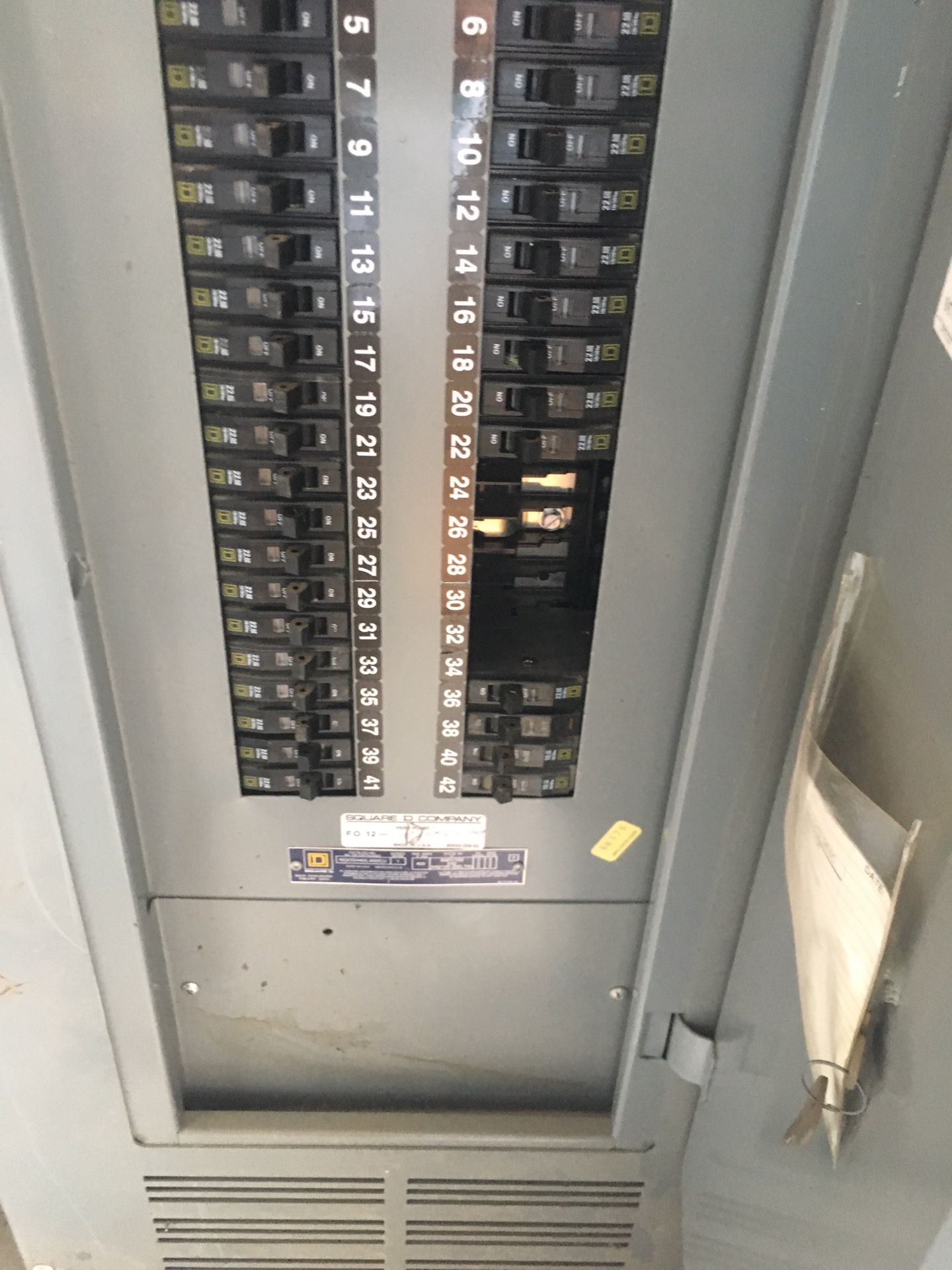 GE 400 amp 3phase circuit breakers panel