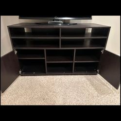 TV Stand FREE!!!!  Free!!!!