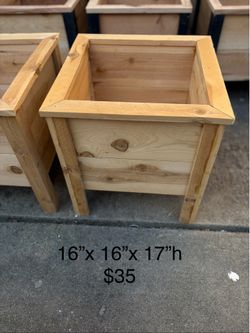 NEW Assorted Cedar Planters