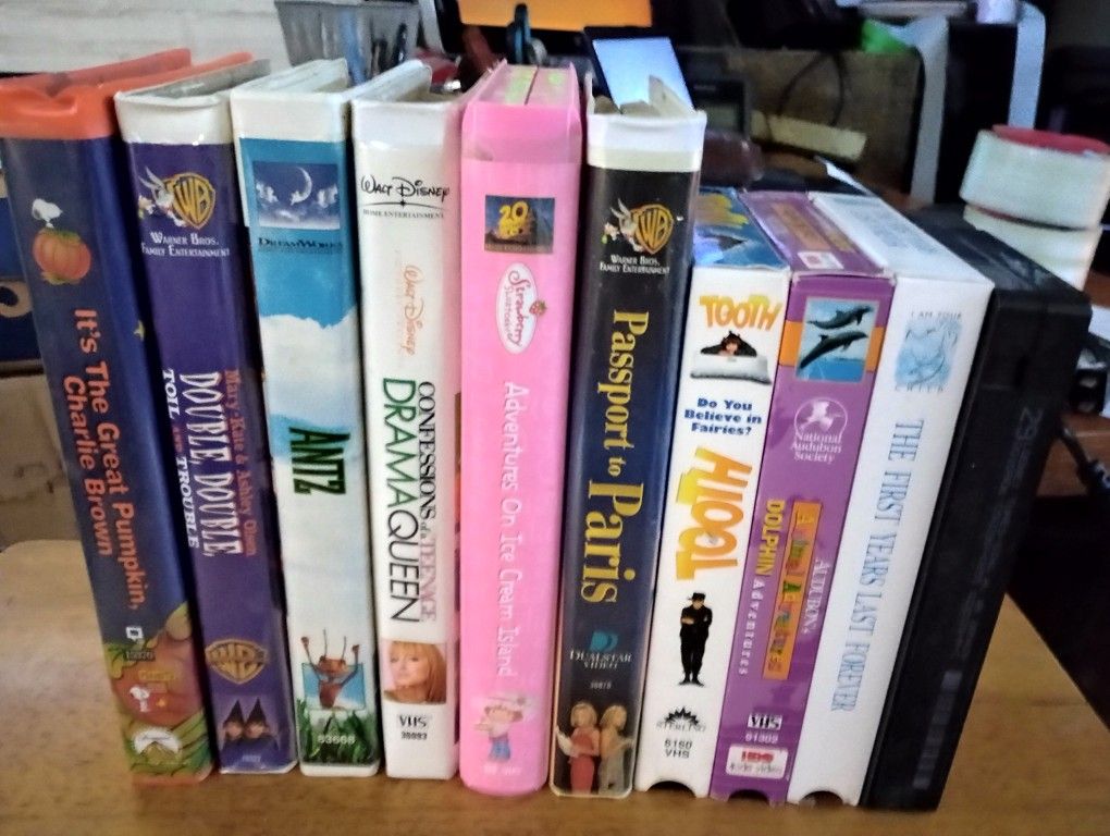 10 VHS TAPES