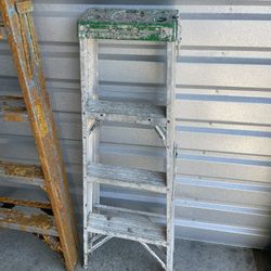 4’ft Step Ladder 