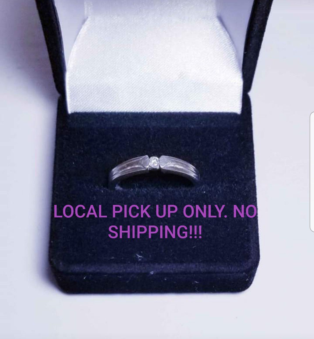 10k white gold diamond band ring NO SHIPPING