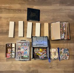HUGE SPORTS CARD COLLECTION SHOOT ME OFFERS