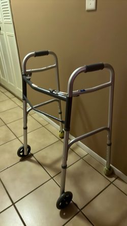 Like New Adult  Walker