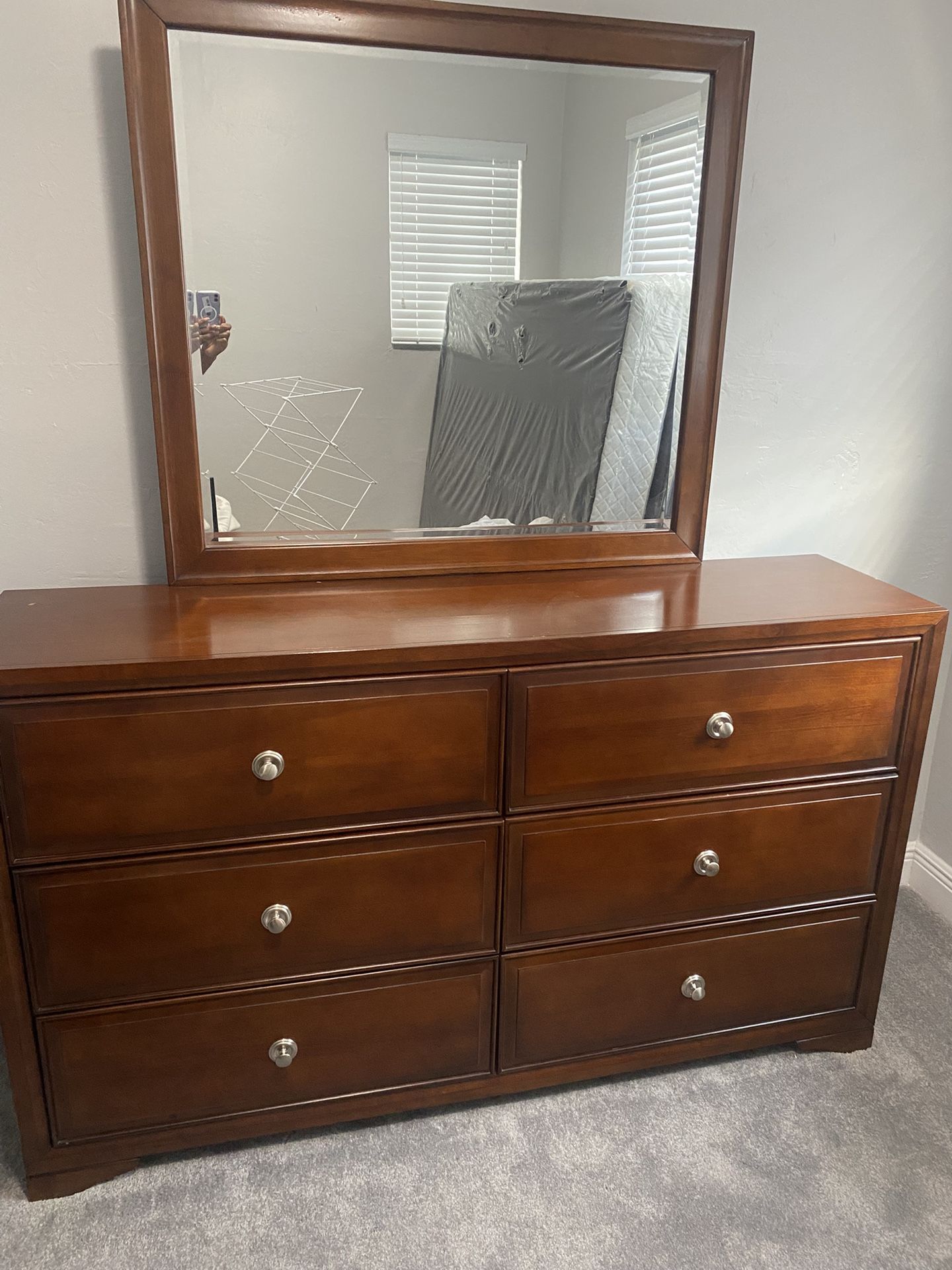 Dresser W/ Mirror