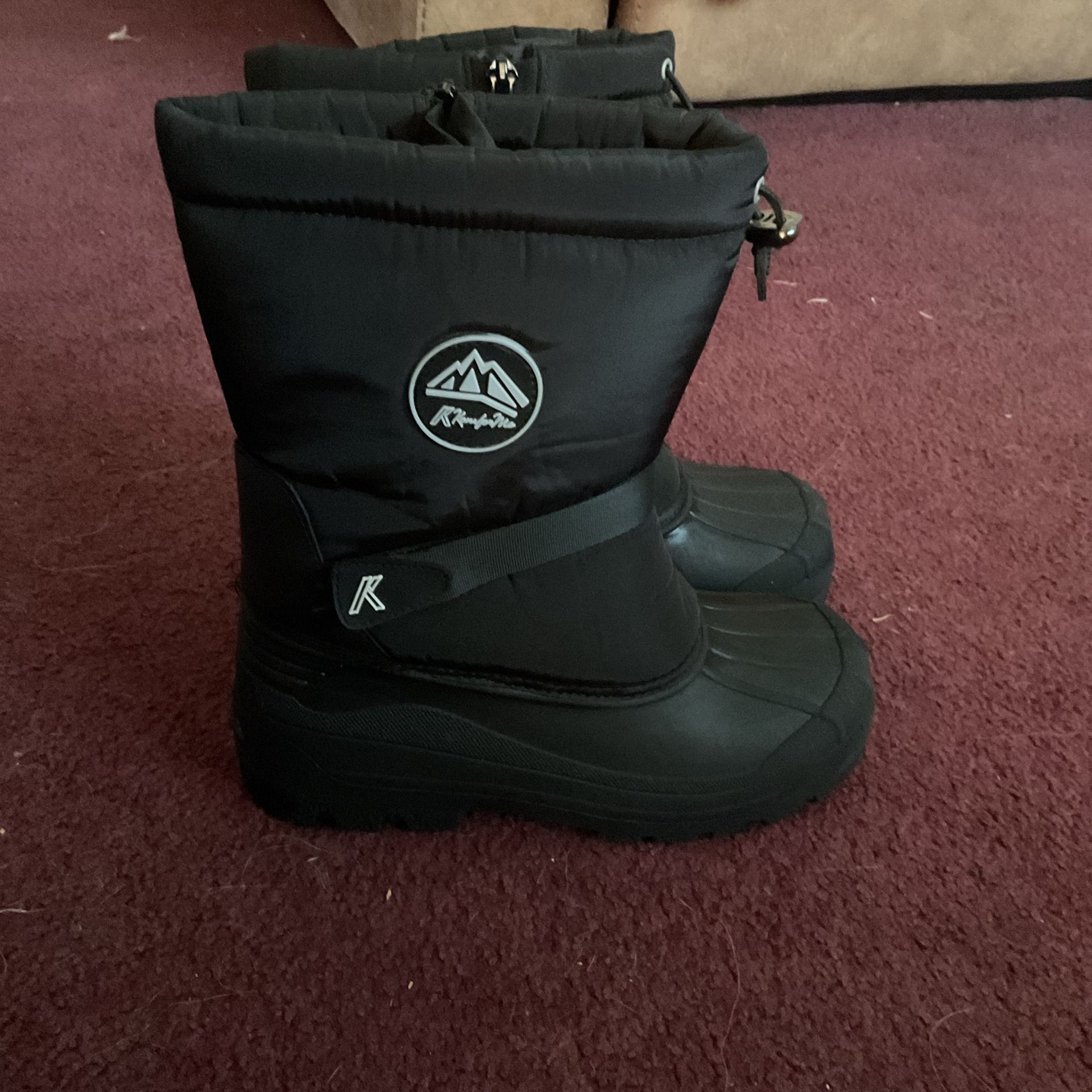 Komforme Snow Boots Size 4 Kids worn Once