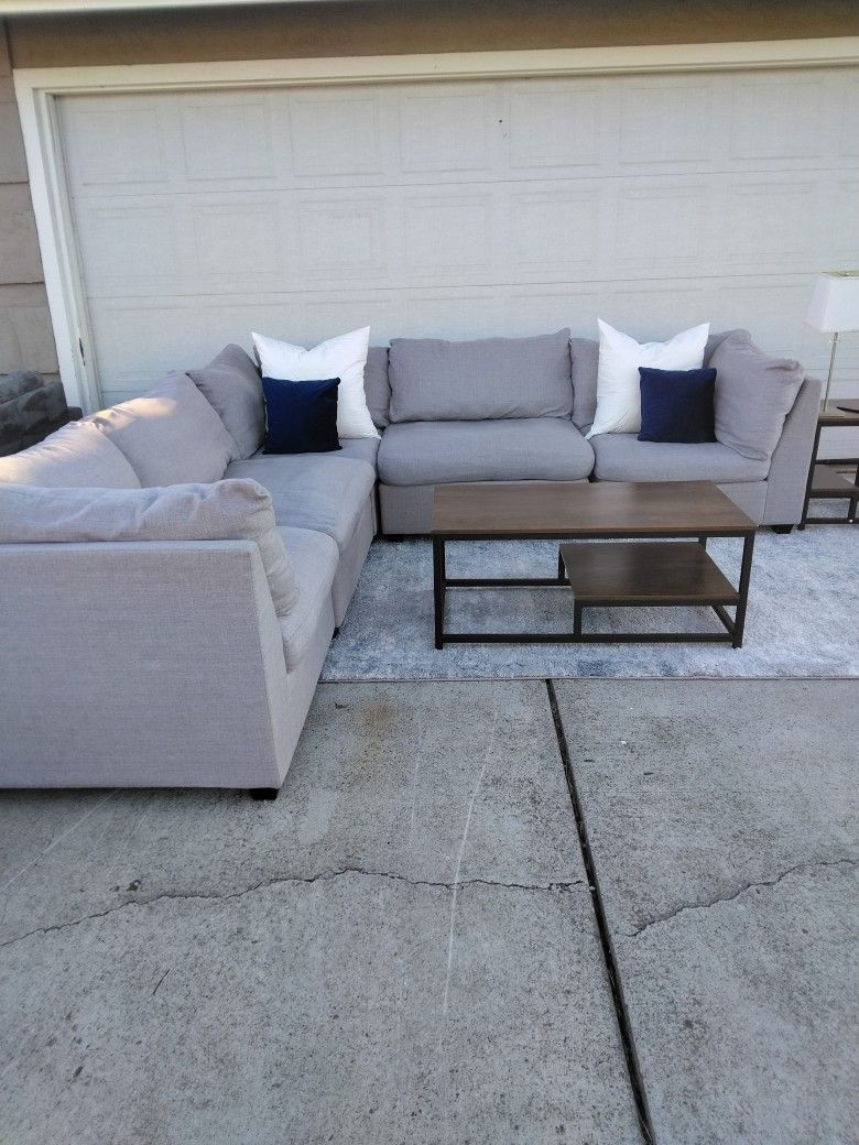 Gray Modular 5 Piece Couch Free Delivery Retails Over $2k