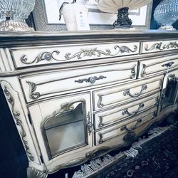 AICO By Michael Amini TRESOR VANILLA Sideboard - GA