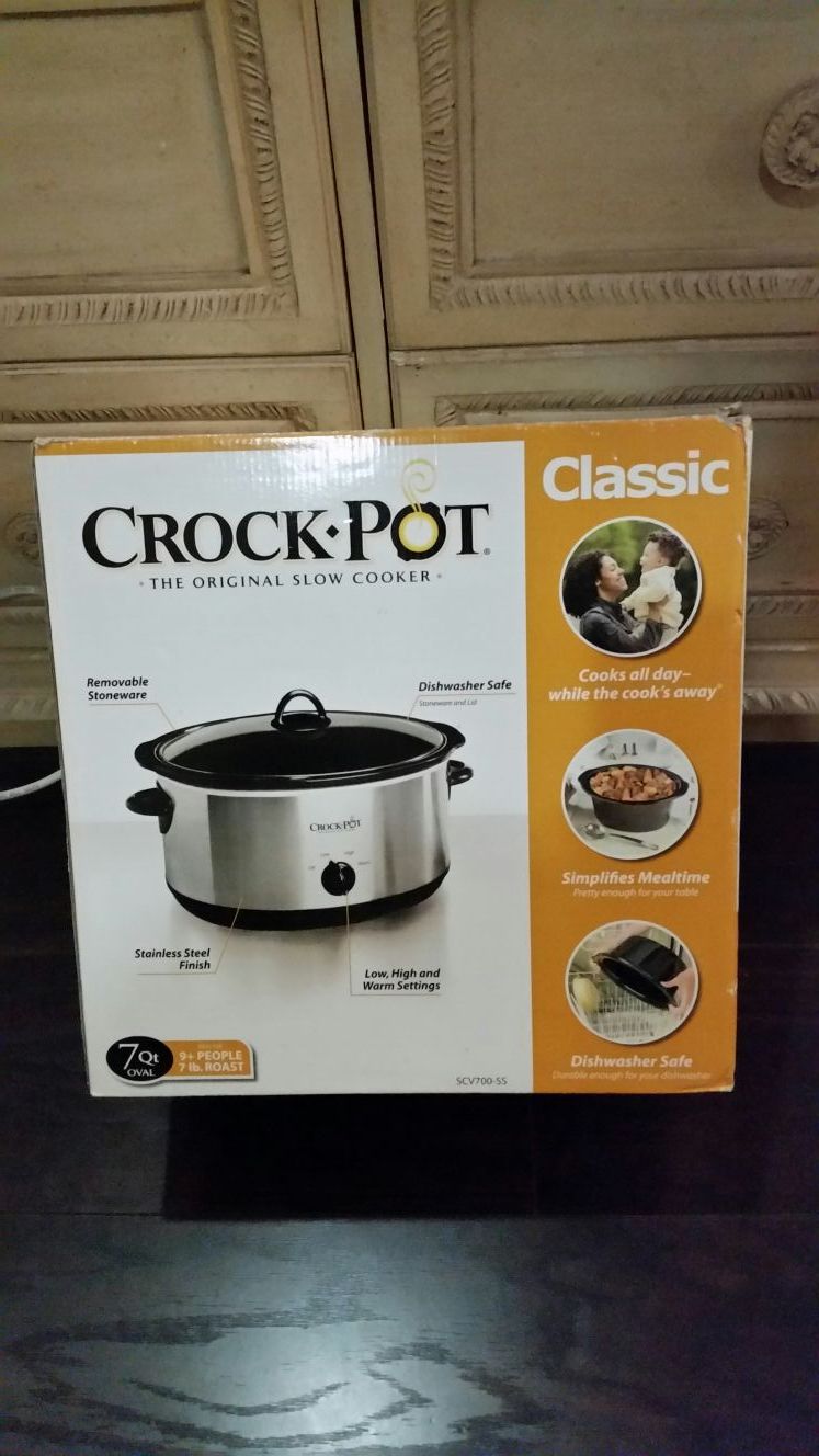 CROCK-POT SLOW COOKER