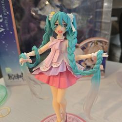 Hatsune Miku Figure Wonderland Rapunzel
