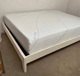 Queen Hybrid Memory Mattress only pick up today