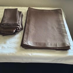 14 Chocolate Color Placemats & Napkins 