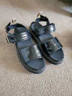 Dr. Marten Vegan Voss strap sandal size 9