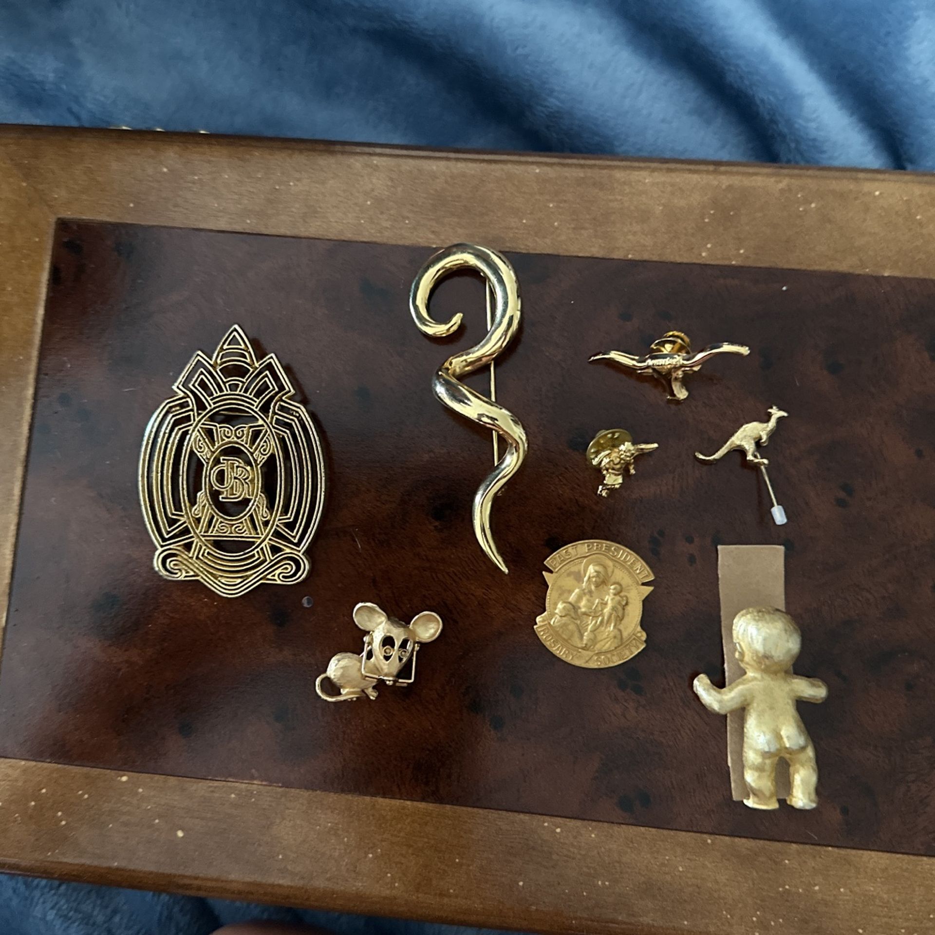 Lot Of 8 Golden Pins