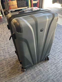 Swiss Gear Suitcase (Hard Shell)