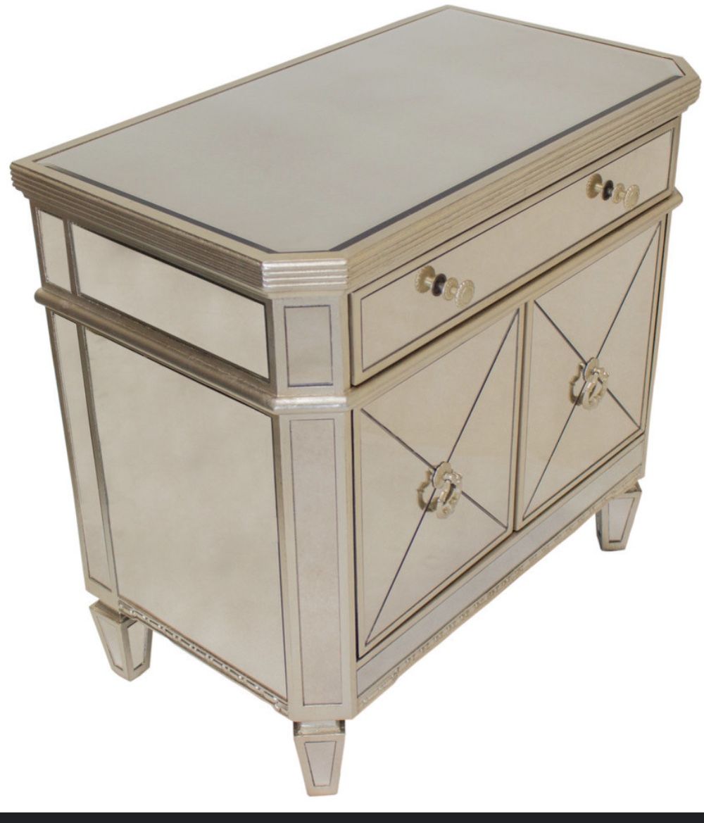 Set Of 2 Borghese Mirrored Nightstands MUST GO MOVING SALE for Sale in Los Angeles CA OfferUp