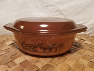 Pyrex Old Orchard 1.5 Quart Oval Casserole with Lid