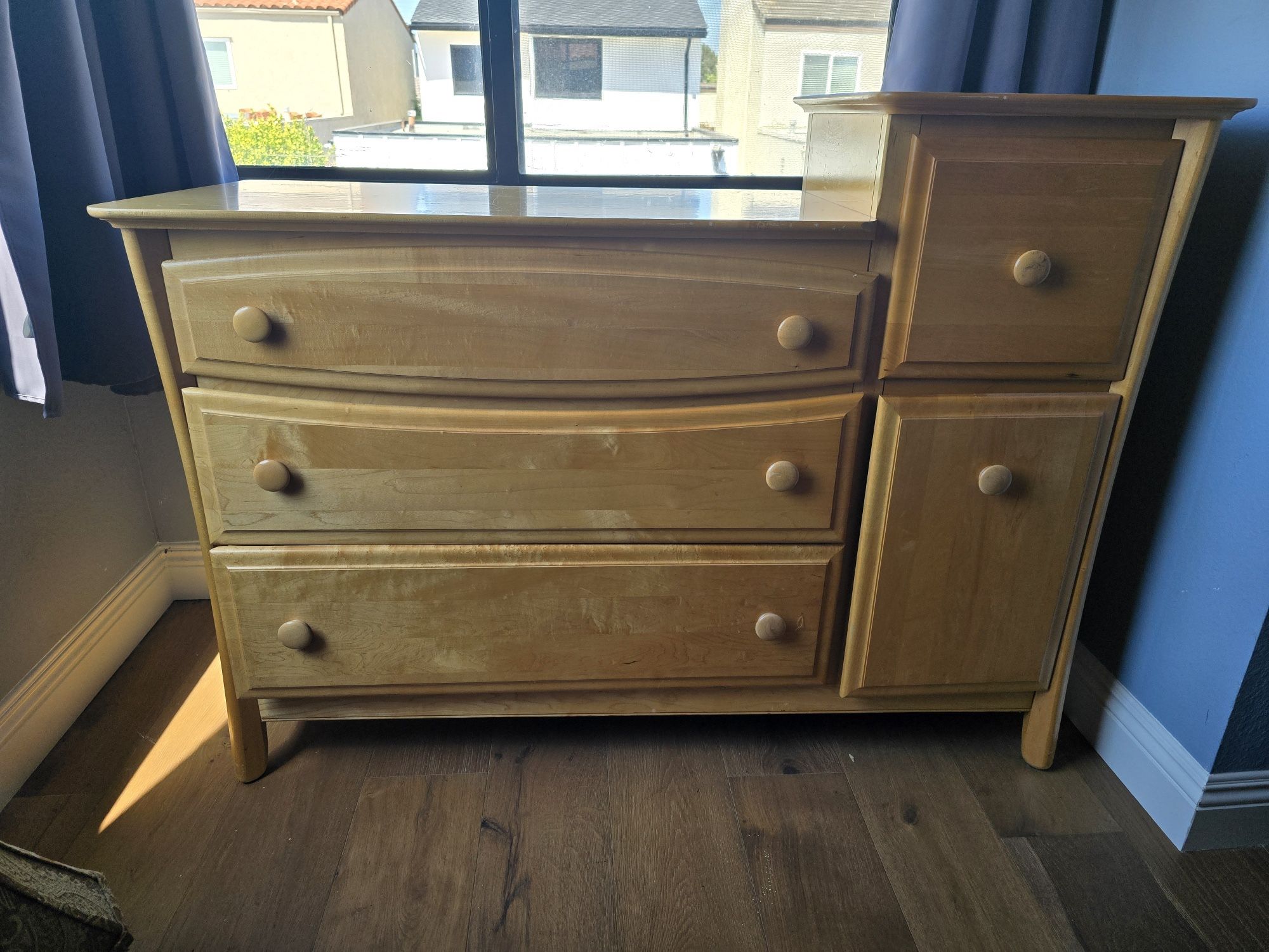 Dresser / Changing table 