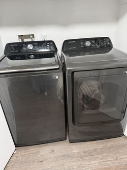LIKE-NEW Samsung Smart Washer & Dryer Set + Transferable Warranty