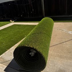 ARTIFICIAL PET TURF