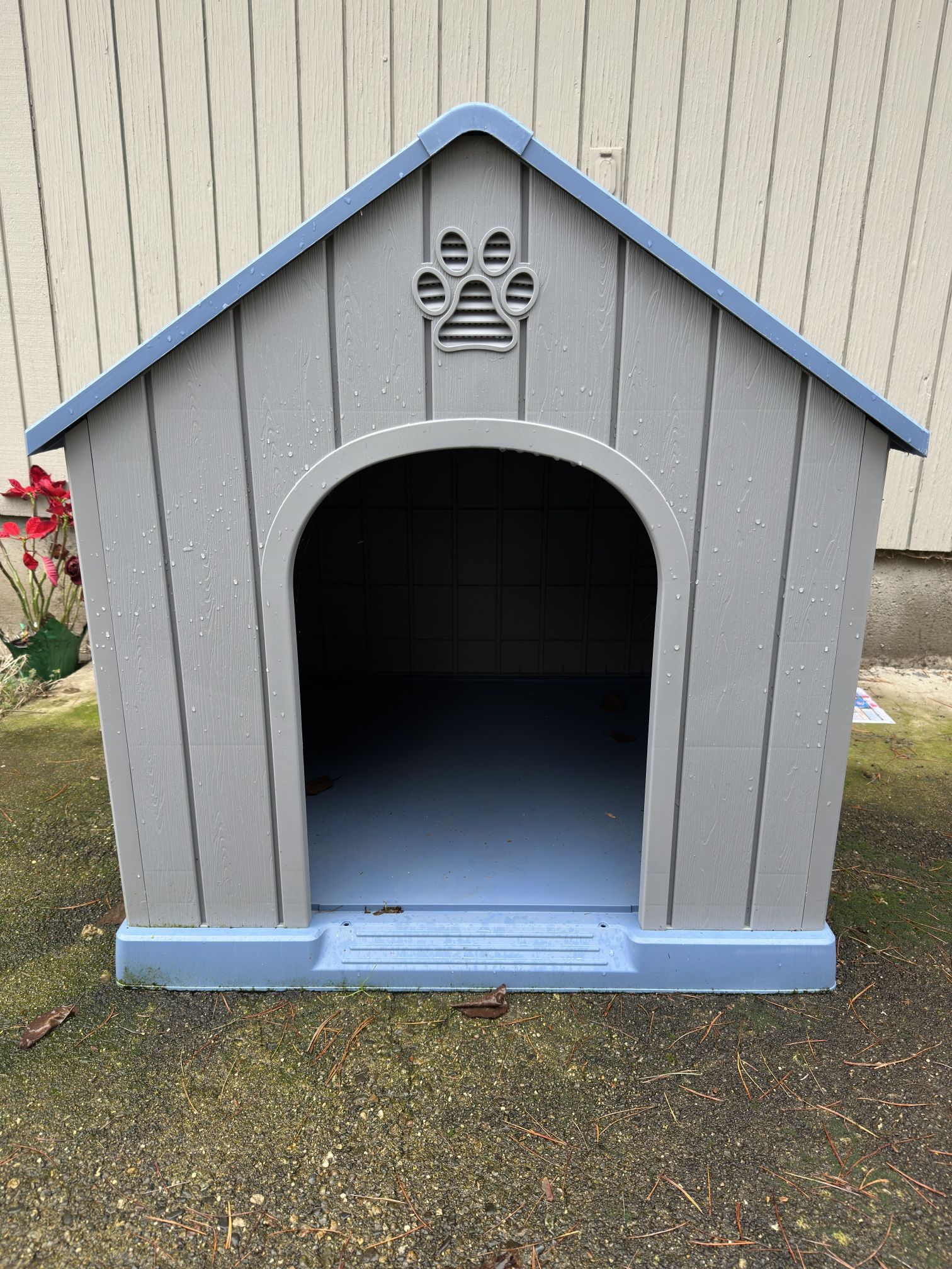 Large dog house indoor/outdoor – waterproof blue