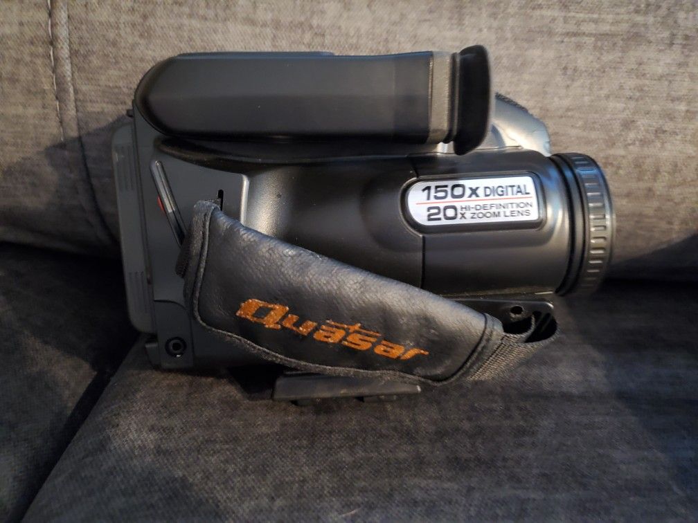 Vintage VM-D51 Quasar Camcorder