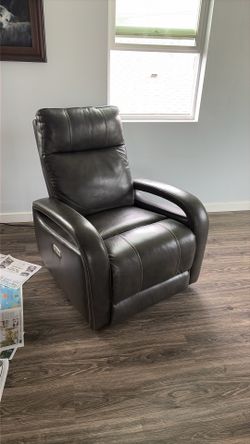 ELECTRIC RECLINER LEATHER EXCELLENT CONDITION 