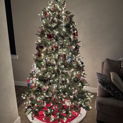 7.5’ prelit Clear Light Xmas Tree