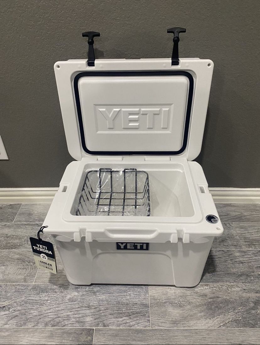 Harvest Red Yeti 35 Cooler for Sale in San Antonio, TX - OfferUp