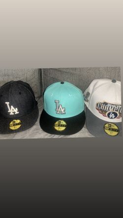 sizes 7 1/4 , gray one is 7 3/8 45$ each hat