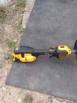 Corridors de cesped dewalt